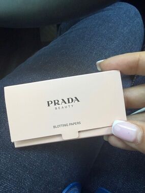 Prada Beauty Blotting Papers Compact - Pale Pink